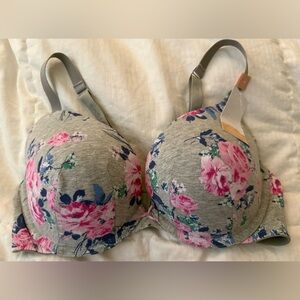 NWT Cacique lightly lined T-shirt bra in gray with pink floral pattern